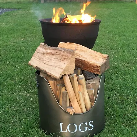 Springwood Shepherd Huts Glamping *