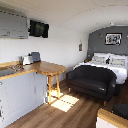 Nyaraló Springwood Shepherd Huts Glamping York
