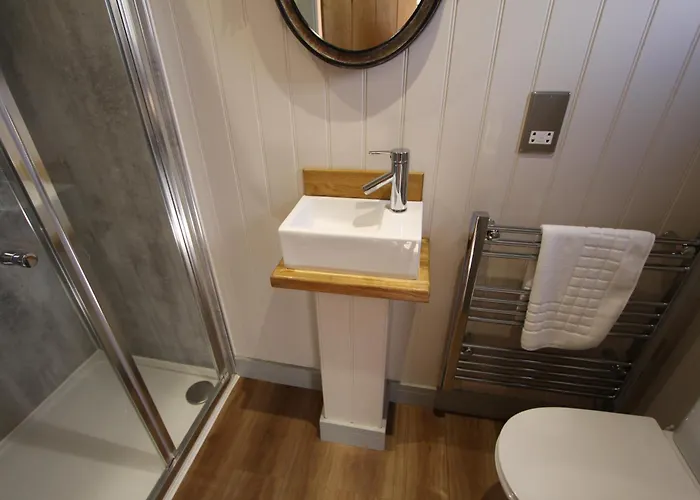 Springwood Shepherd Huts Glamping * York