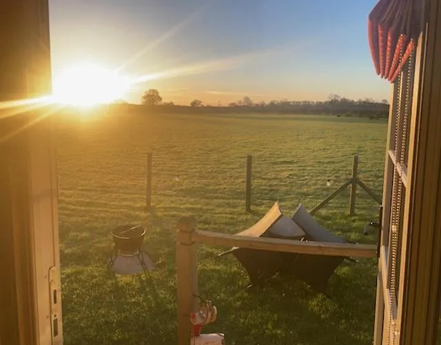 Springwood Shepherd Huts Glamping Holiday home