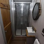 Springwood Shepherd Huts Glamping * York