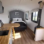 Tatil Evi Springwood Shepherd Huts Glamping