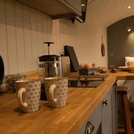 Springwood Shepherd Huts Glamping Casa de Férias