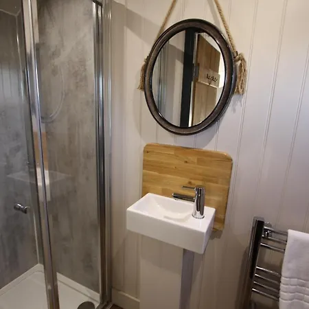 Springwood Shepherd Huts Glamping Casa de Férias