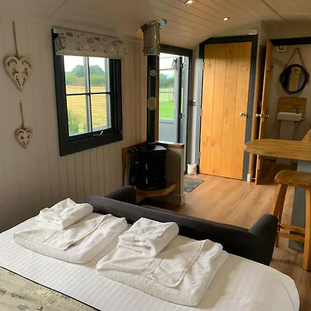 Springwood Shepherd Huts Glamping Nyaraló