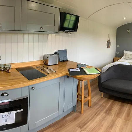 Springwood Shepherd Huts Glamping