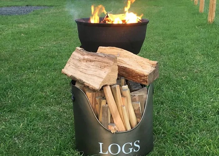 Springwood Shepherd Huts Glamping *