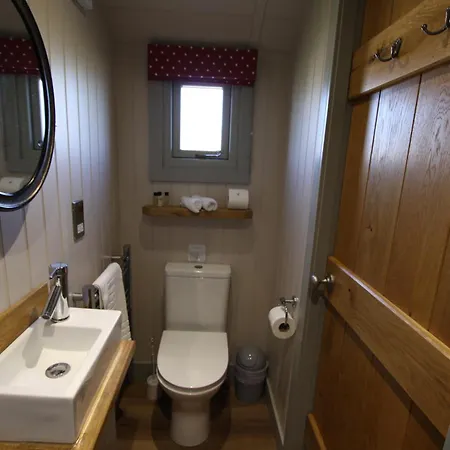 Springwood Shepherd Huts Glamping Nyaraló *