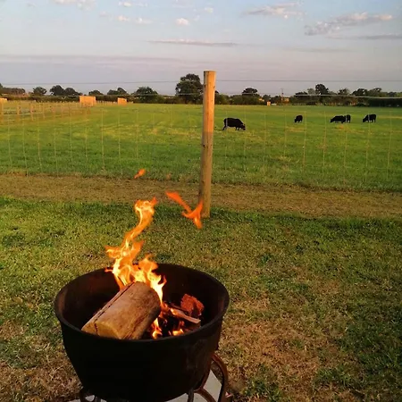 Nyaraló Springwood Shepherd Huts Glamping *