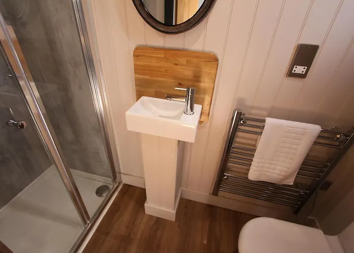 Springwood Shepherd Huts Glamping * York