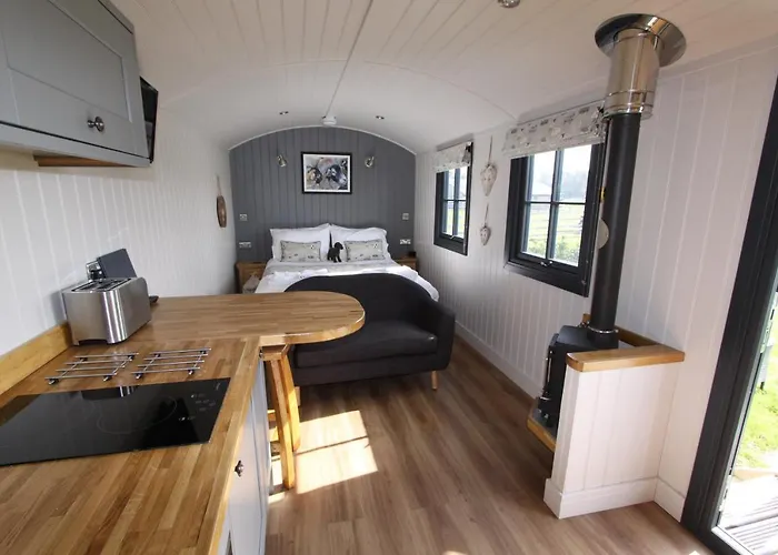 Nyaraló Springwood Shepherd Huts Glamping
