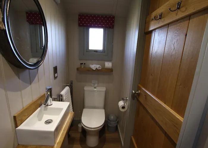 Springwood Shepherd Huts Glamping Nyaraló *